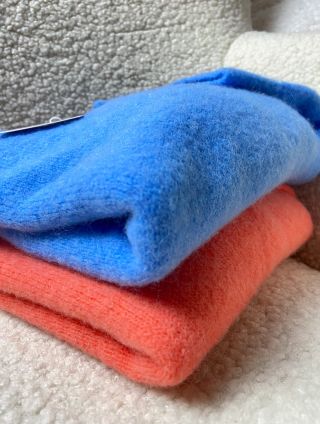 Novinkové svetry s vlnou a baby alpakou 🧡💙 https://www.lechicshop.cz/svetr-z-alpaky-a-vlny-toscana/